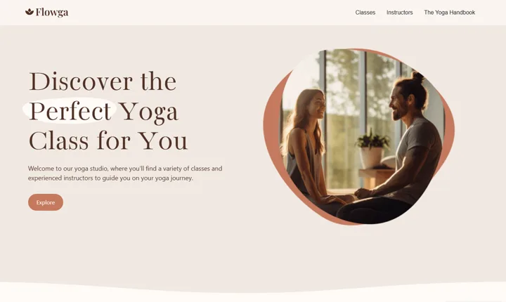 A página inicial do estúdio de yoga Flowga: um título serifado, um botão terracota e uma moldura redonda sobre um creme quente.